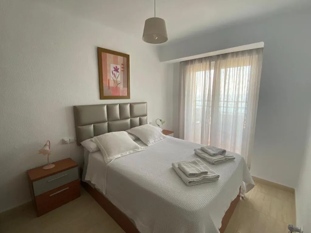 Apartamento Piso exclusivo en primera línea de playa Torre Del Mar